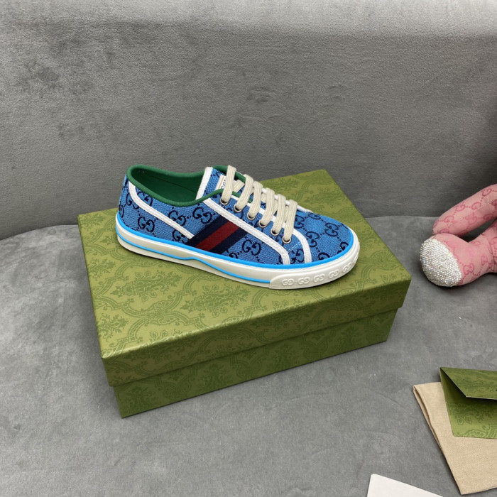 G*u*i sneaker