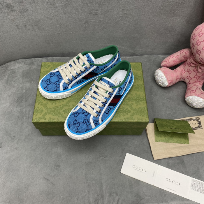 G*u*i sneaker