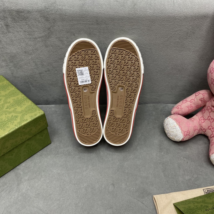 G*u*i sneaker