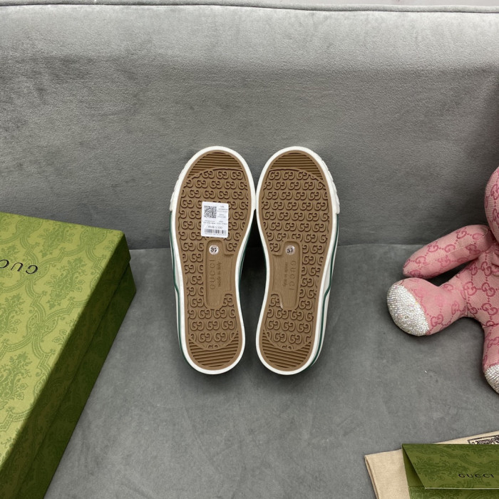 G*u*i sneaker