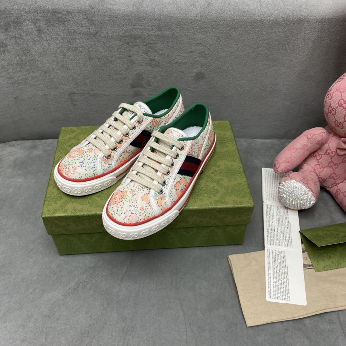 G*u*i sneaker