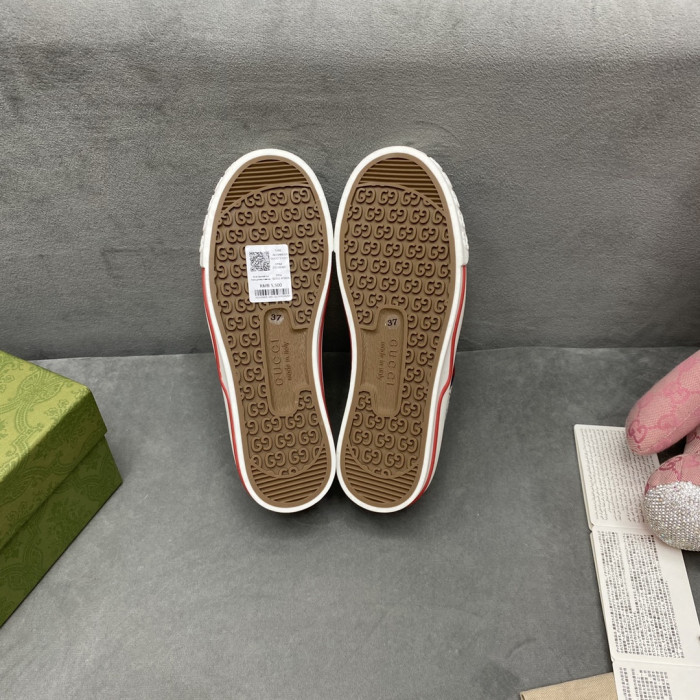 G*u*i sneaker