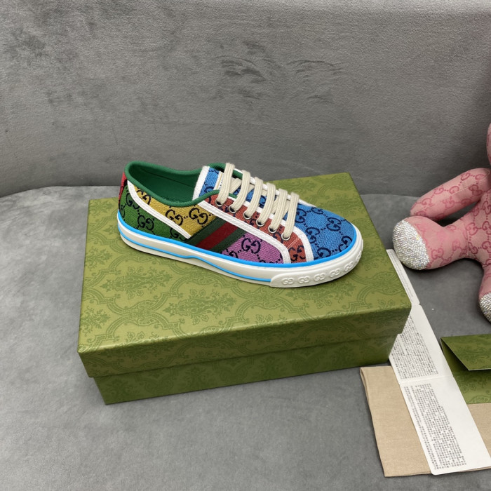 G*u*i sneaker
