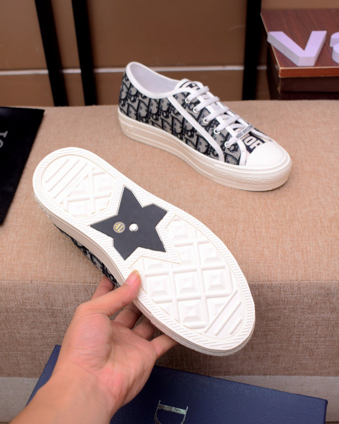 d10r b23 oblique low top sneaker