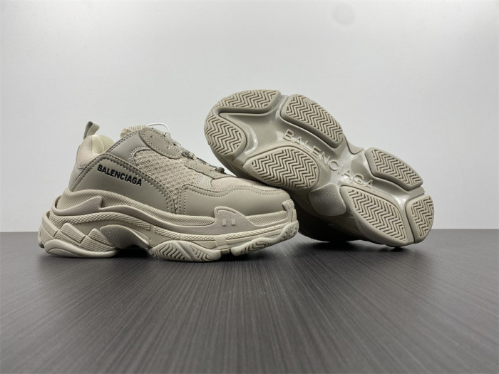 blcg sneaker triple.s.