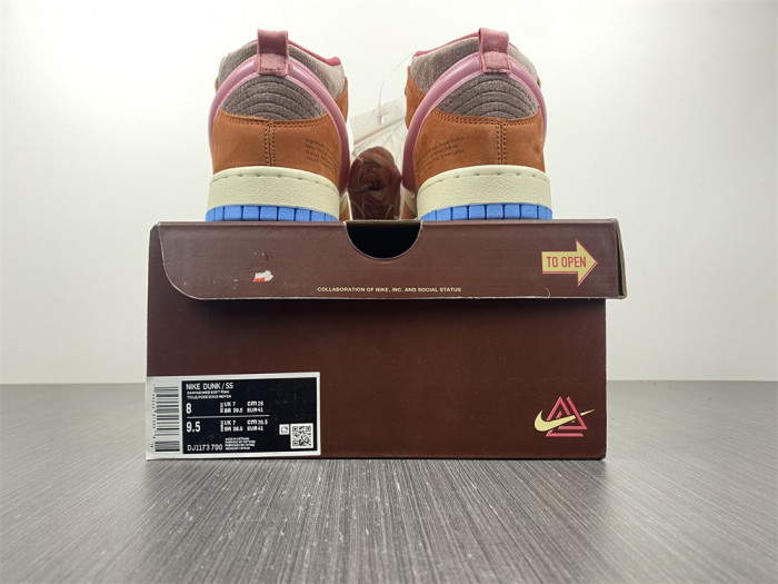 social status x dunk mid 