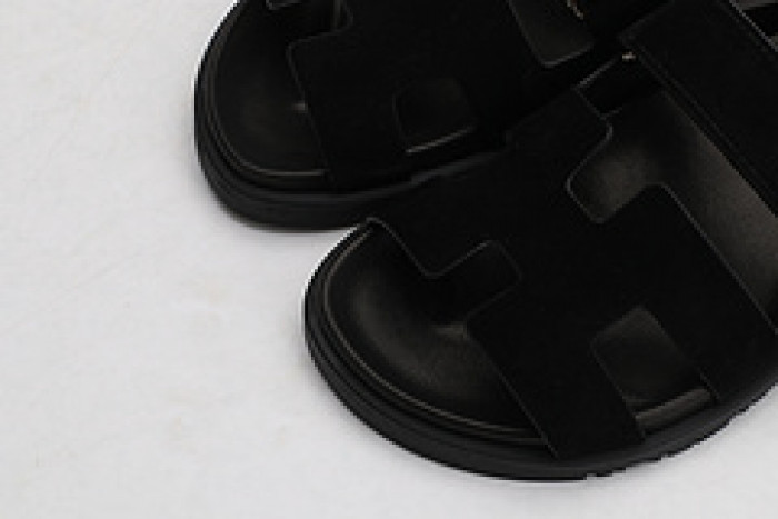 herm*s slippers
