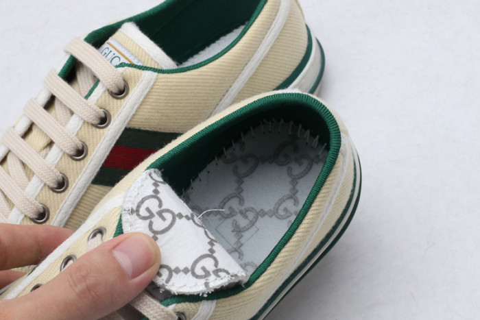 G*u*i  sneaker