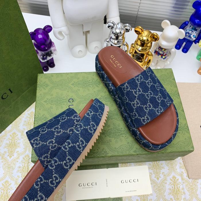 G*u*i slippers