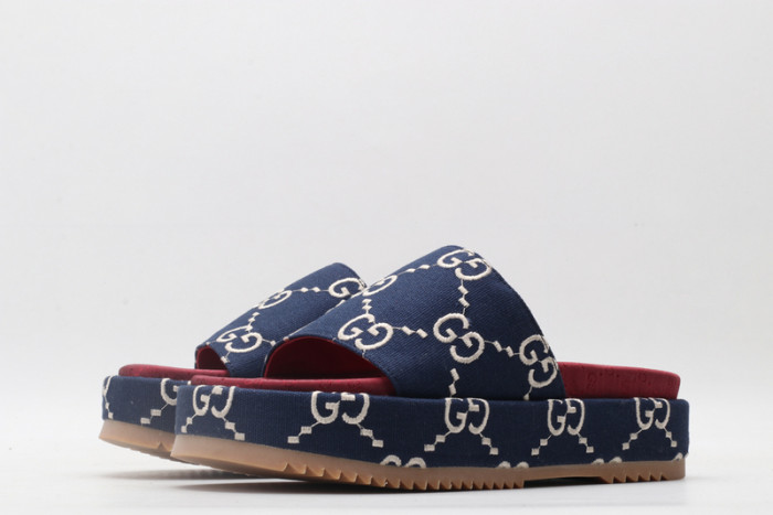 G*u*i slippers