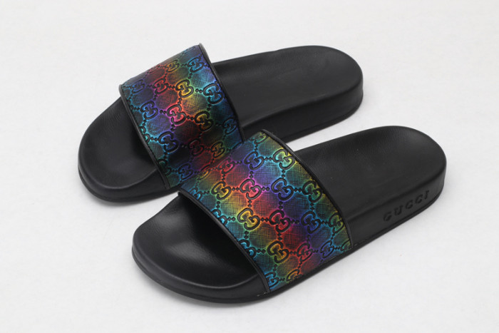 G*u*i slippers