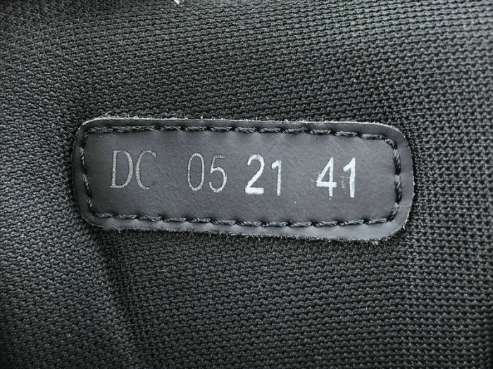 b30 sneaker
