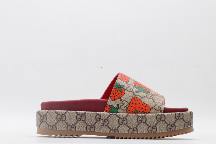 G*u*i slippers