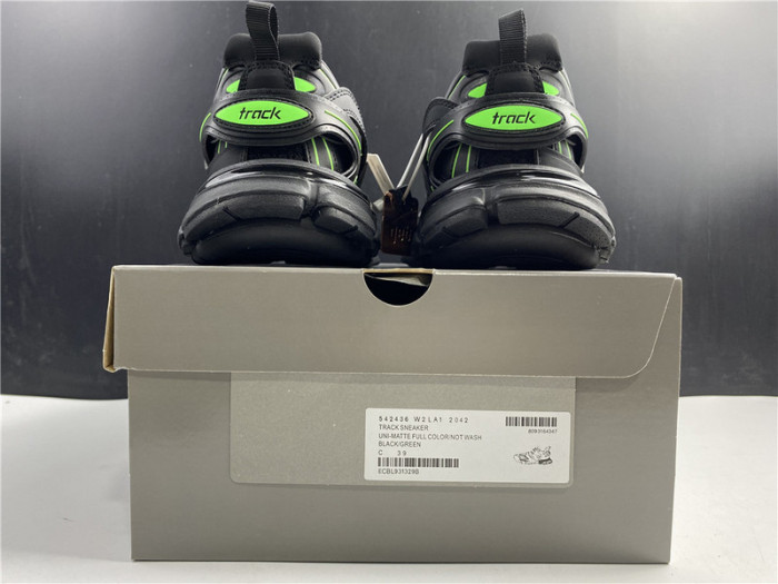 blcg track trainer black green 542436 w2la1 2042