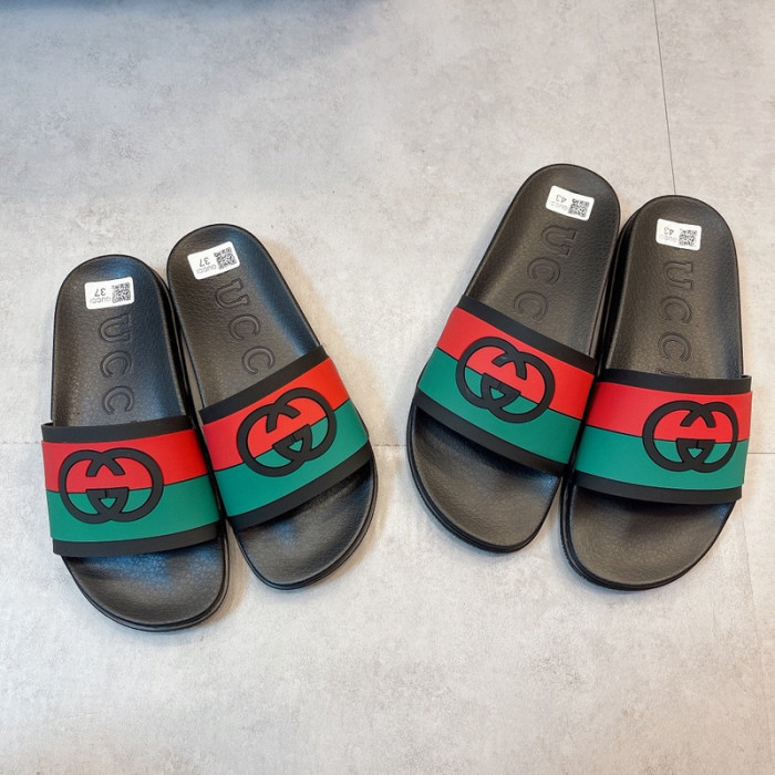 G*u*i slippers