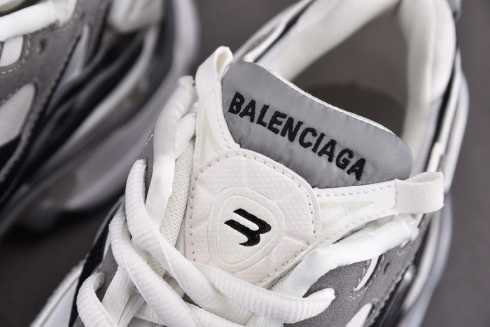 Ba*len*cia*ga -runner