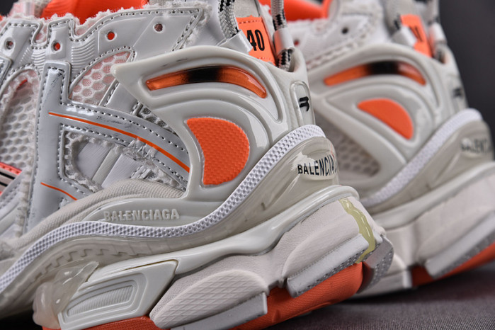 Ba*len*cia*ga -runner