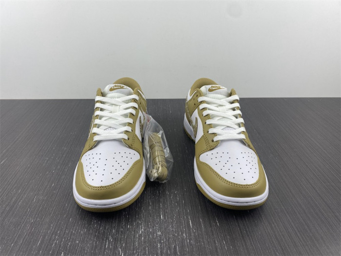 nike dunk low essential paisley pack barley  dh4401-104