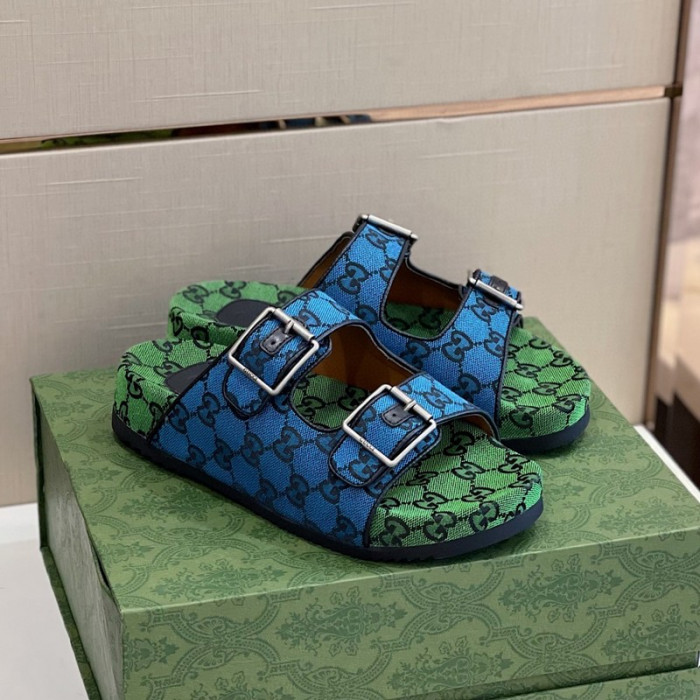 G*u*i slippers