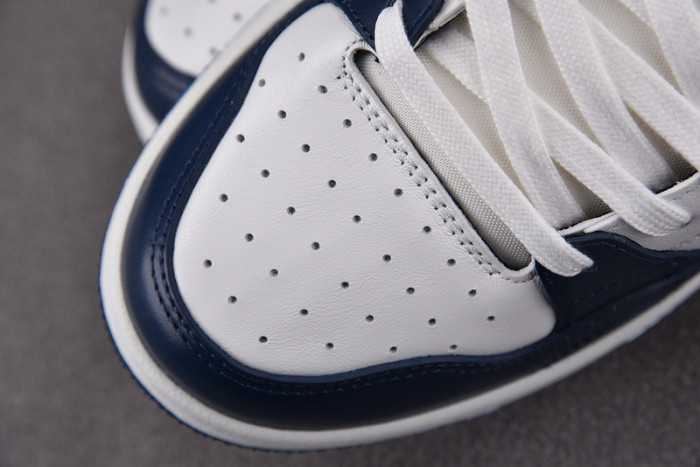 d10r b57 sneaker