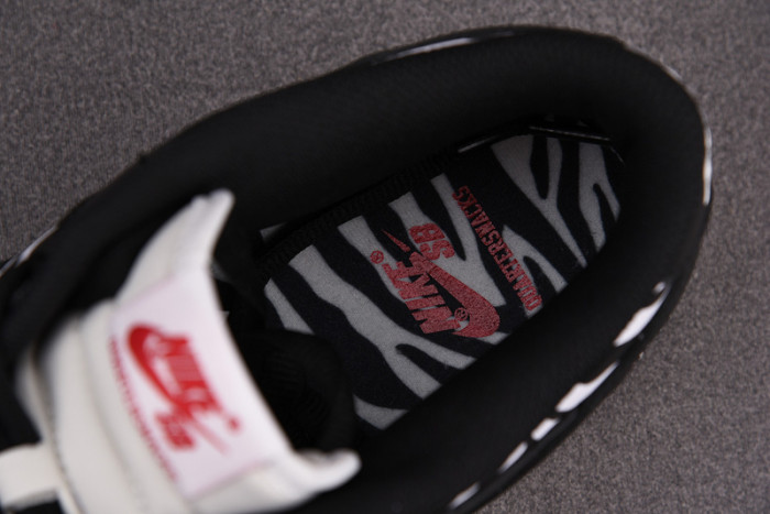 quartersnacks x nike sb dunk low zebra dm3510-001