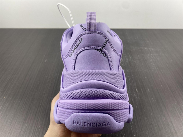 Ba*len*cia*ga triple s