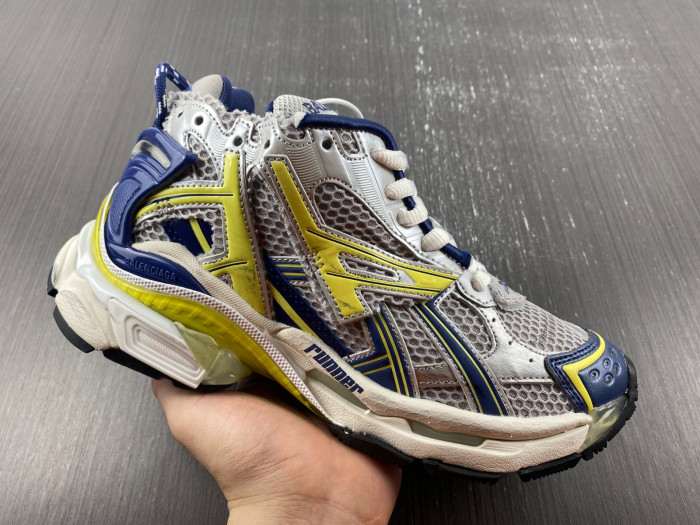 Ba*len*cia*ga -runner