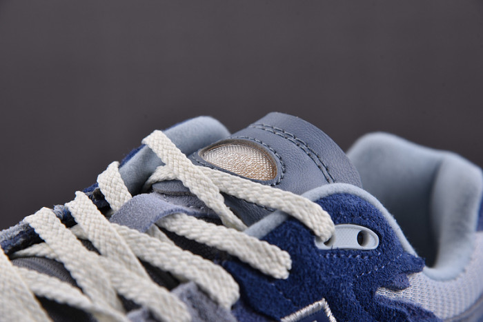 new balance 2002r‘refined future’ m2002rdi