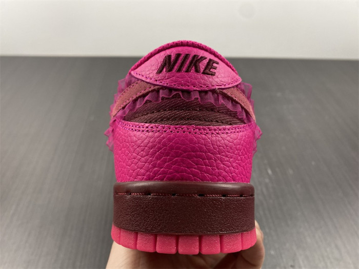 nike dunk low “valentine