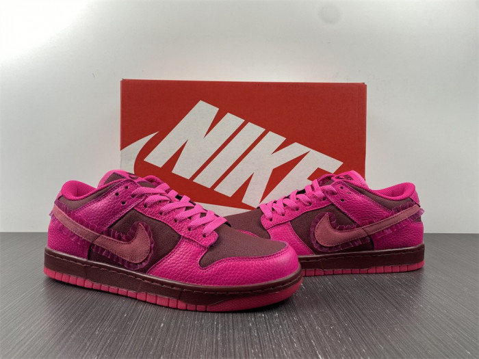 nike dunk low “valentine