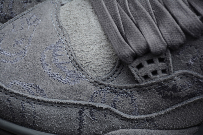 kaws x air jordan 4“ cool grey”930155-003