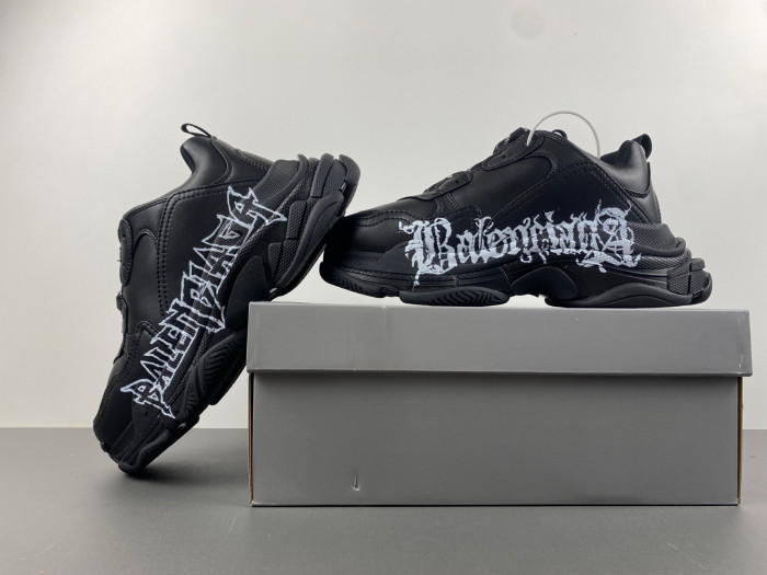 blcg sneaker triple.s.