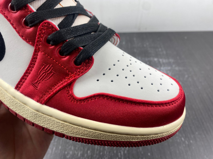 trophy room x air jordan 1 low og “home”  fn0432-100