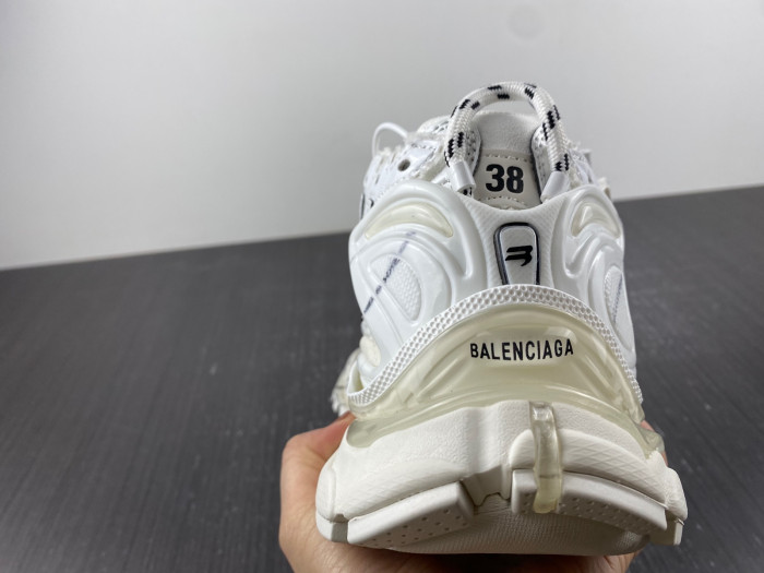 Ba*len*cia*ga -runner