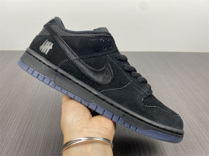 undefeated x dunk low 