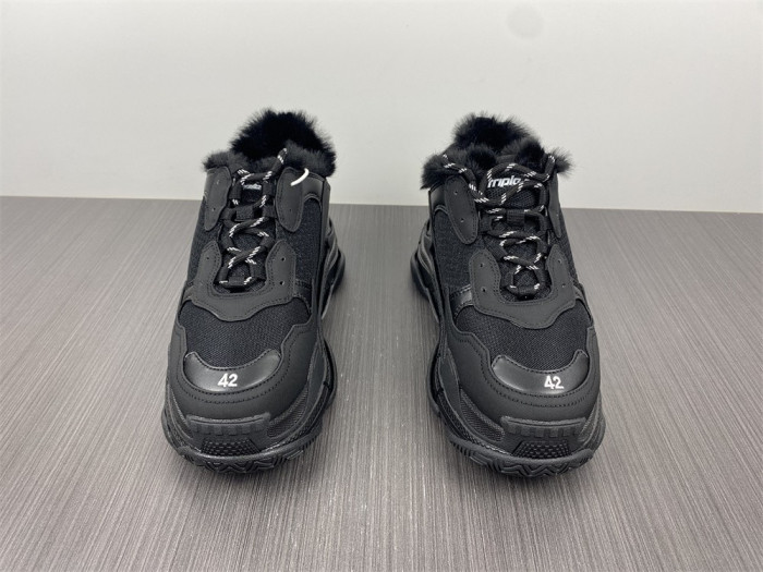 blcg sneaker triple.s.
