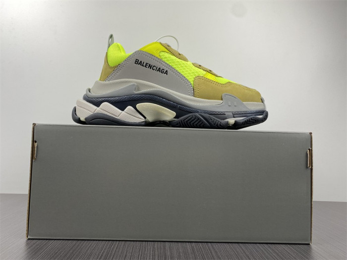 blcg sneaker triple.s.
