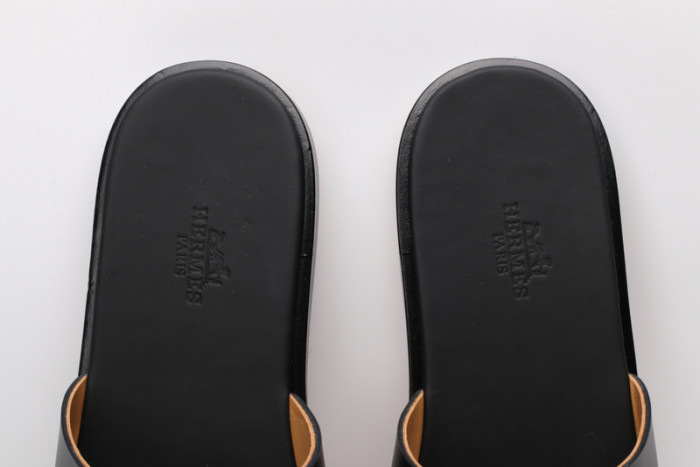 herm*s slippers