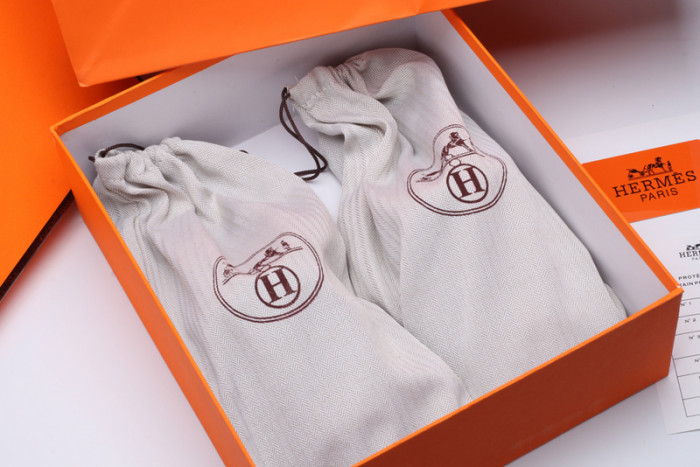 herm*s slippers