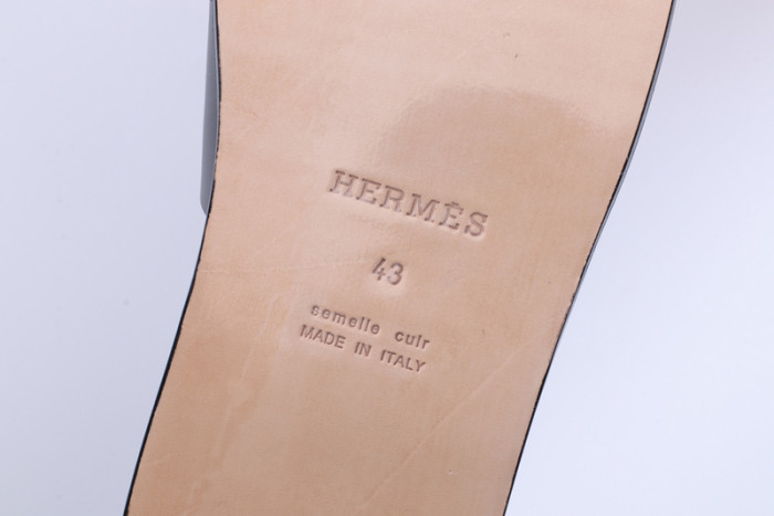 herm*s slippers