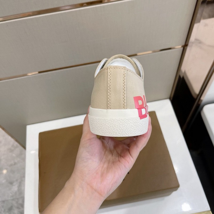 bur  sneaker