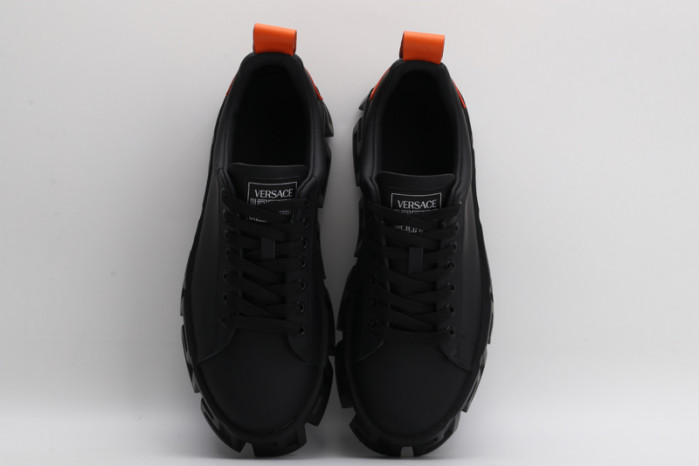 vers sneakers