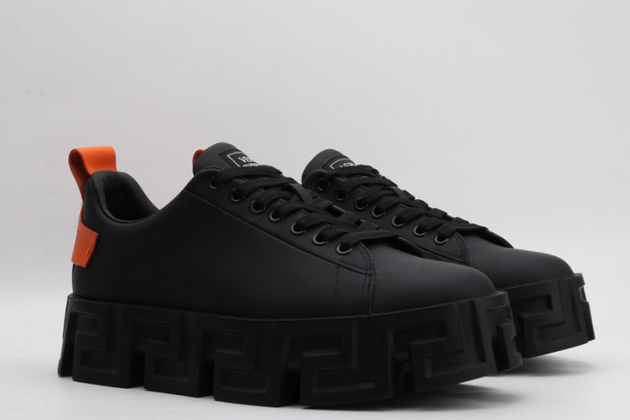 vers sneakers