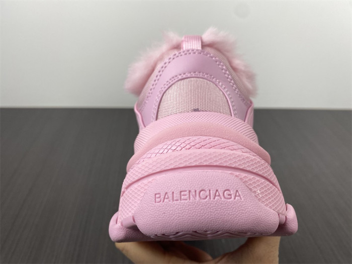 blcg sneaker triple.s.