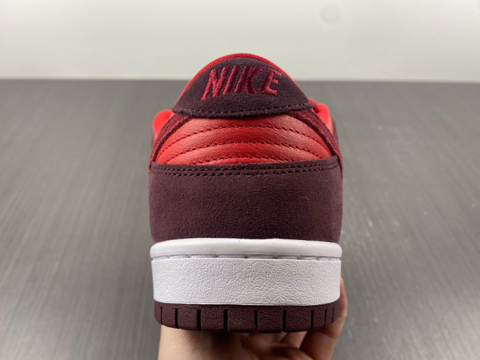 nike sb dunk low cherry dm0807-600