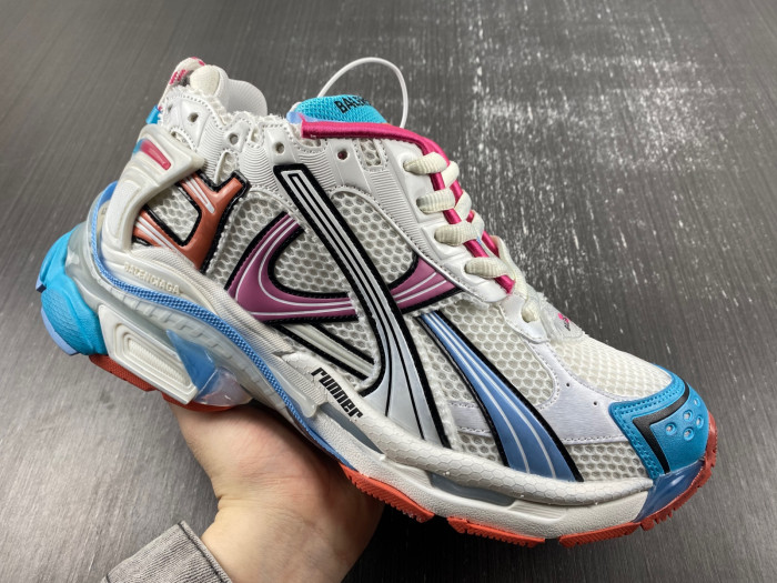 Ba*len*cia*ga -runner