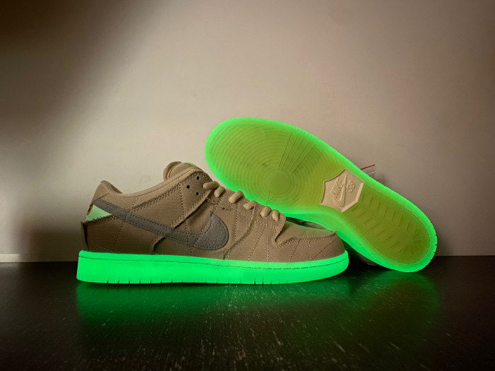 nike sb dunk low “mummy” dm0774-111