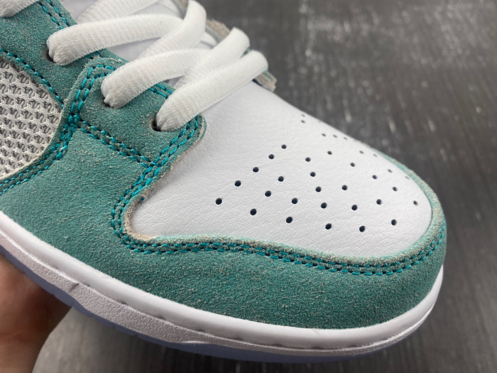 nike sb dunk low april skateboards fd2562-400