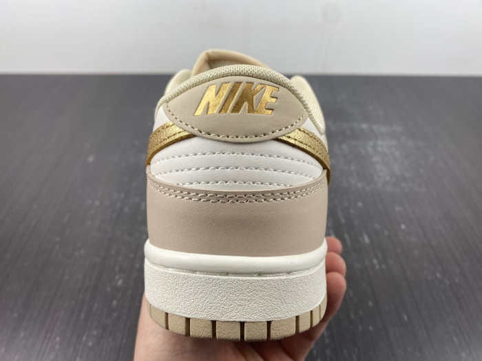 nike dunk low wmns gold dx5930-001