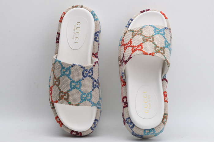 G*u*i slippers